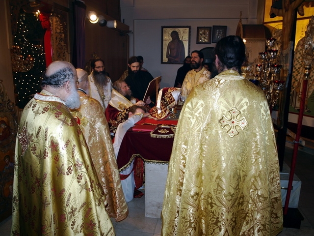 2007FrSavvasPriest012